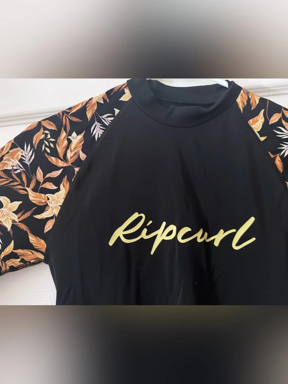 Rip Curl La Isla UPF 50+ Long Sleeve Rash Guard - Picture 3 of 5
